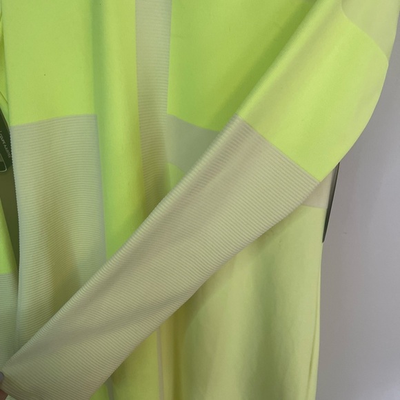 Nike NWT Women's Neon Yellow pack Tech Dress size Med SOLDOUT - Picture 6 of 11
